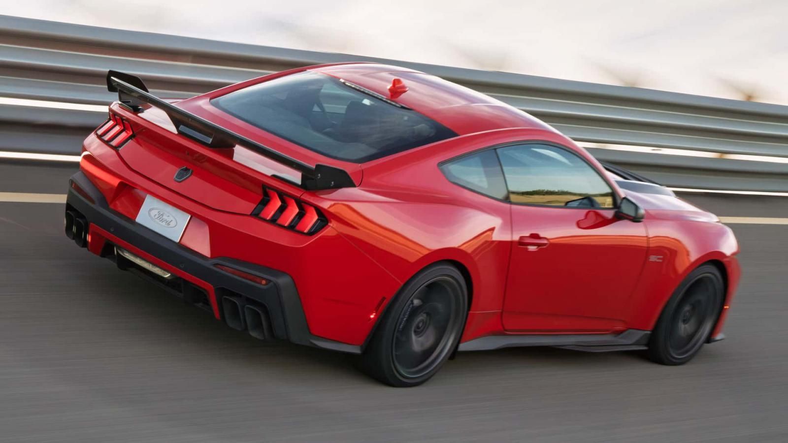 Αυτή είναι η νέα Ford Mustang Dark Horse SC